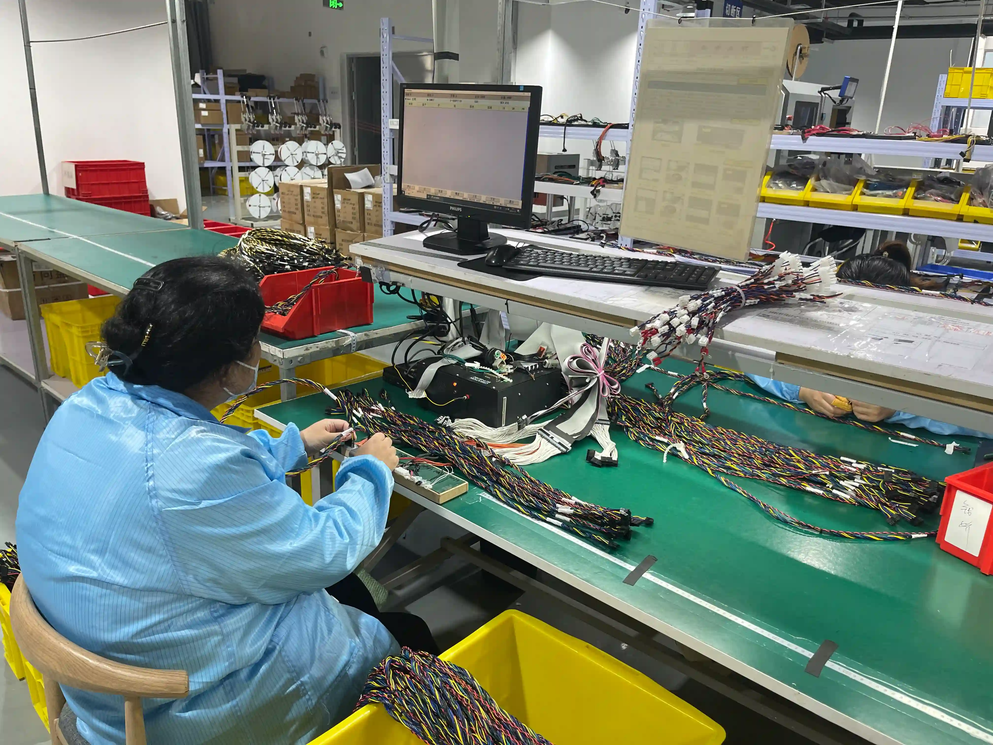 Wire harness continuity testing equipment verifying circuit connections
